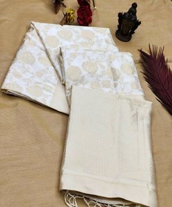 文化的でエスニックな雰囲気のためのスラトからのハーフサリー排他的でスタイリッシュなオプションのためのブティックショップサリー - Product Image 2