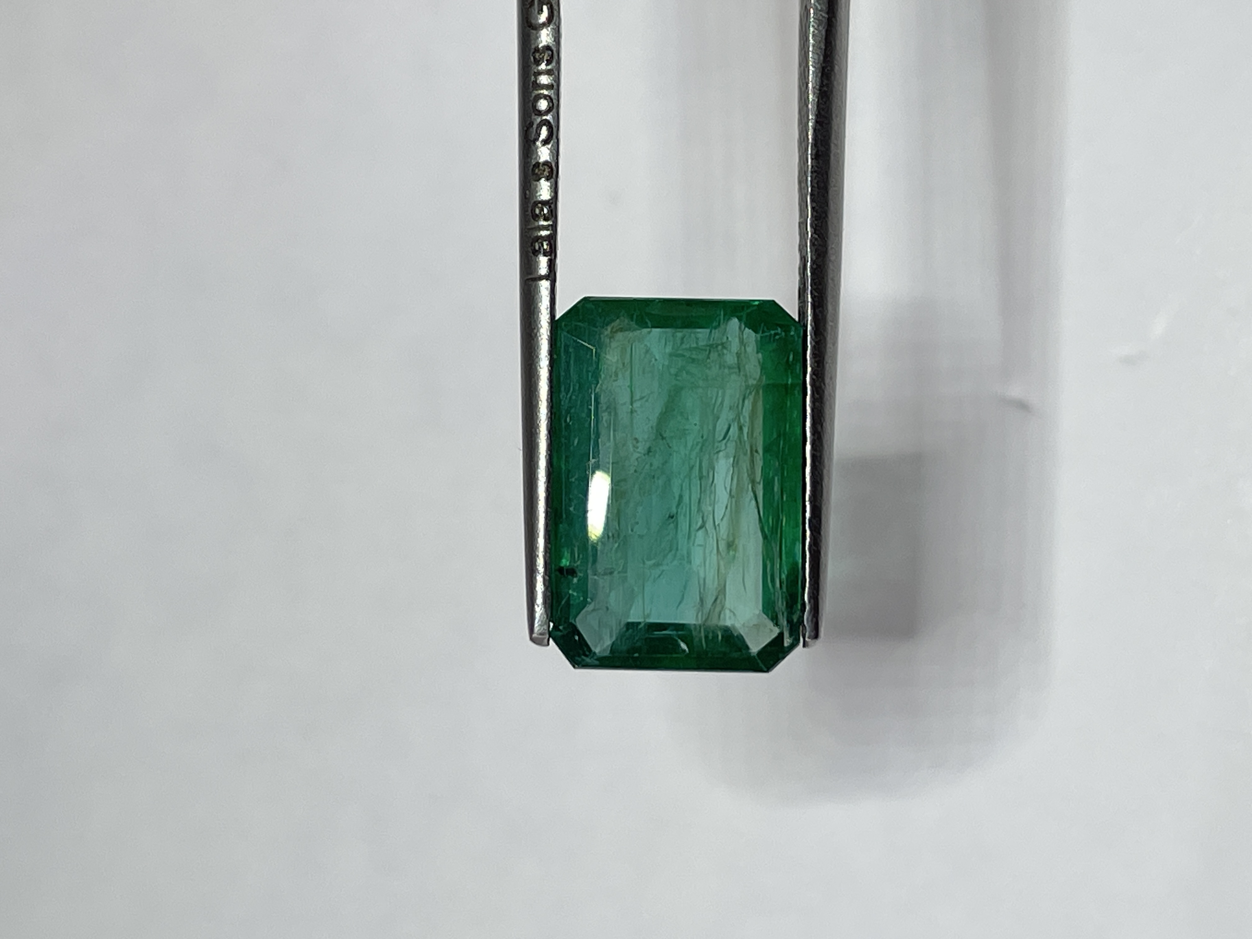 สีเขียวอมฟ้า