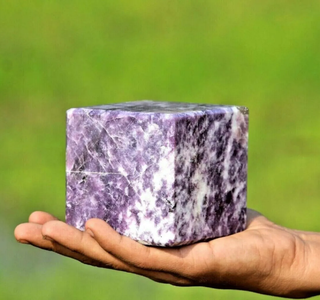 Cubo di Lepidolite naturale noto come il miglior umore che stabilizza e equilibra la pietra Lepidolite aiuta a portare gioia nella vita cubo di cristallo