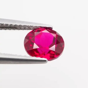 女性のためのペンダントとリング金と銀のジュエリー作りのためのラボ作成ルビーラウンドシェイプファセットレッドカラー宝石 - Product Image 1