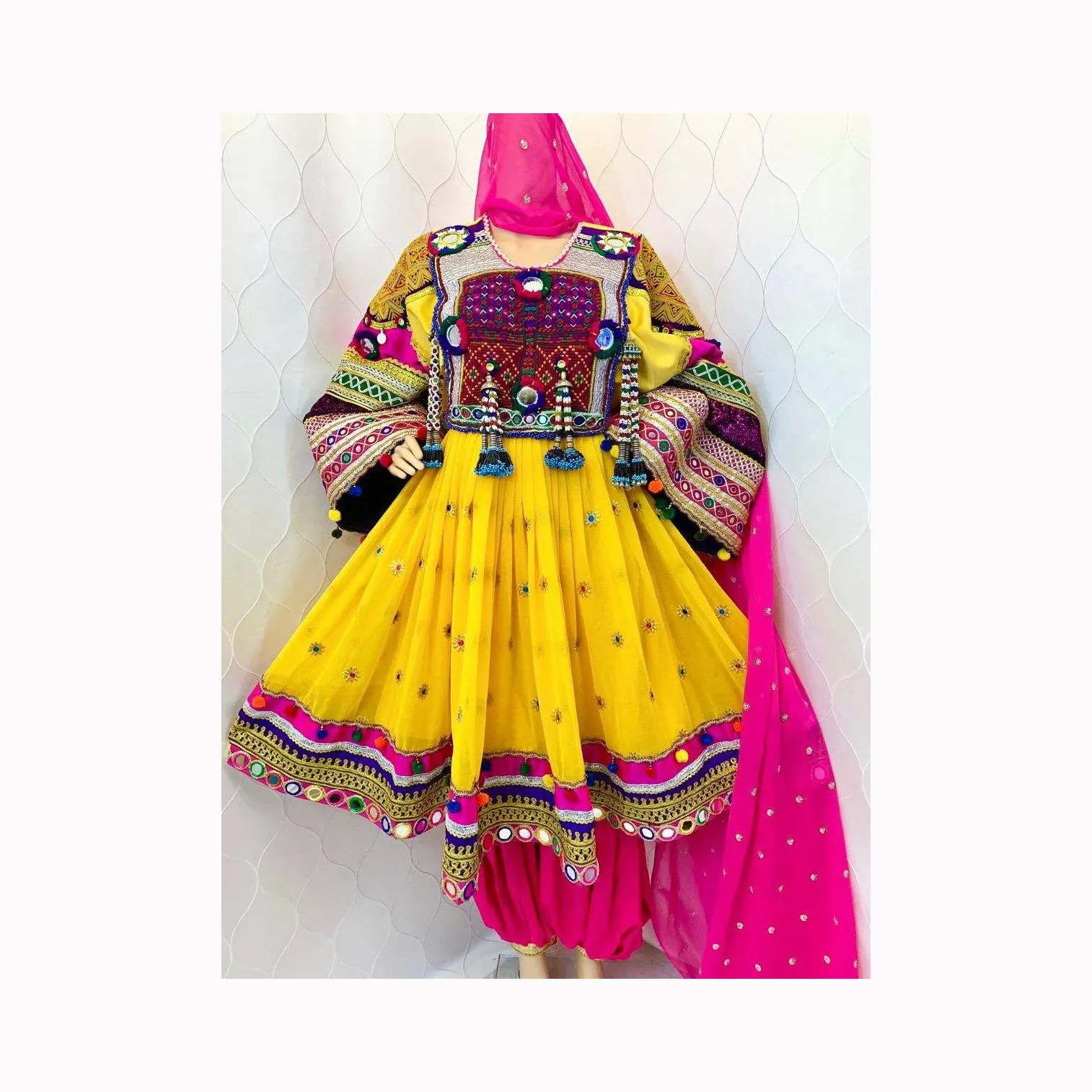 Vestido tribal vestido elegante de Halloween vestido de boutique en línea afgano moda de mujer patrón de retazos diseño de bordado de cuello