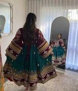 新しいデザインのアフガニスタンのドレス女性の結婚式とパーティーは、卸売価格で女性のためのアフガニスタンのクチドレスを着用しています