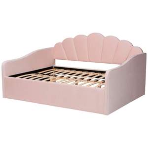 Freda daybed, kabuk şeklinde sırtlı katı ahşap çerçeve ve pembe kadife kumaştan yapılmıştır. - Product Image 6