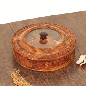 伝統的な木制のマサラダバ (ふた付き) - Product Image 1