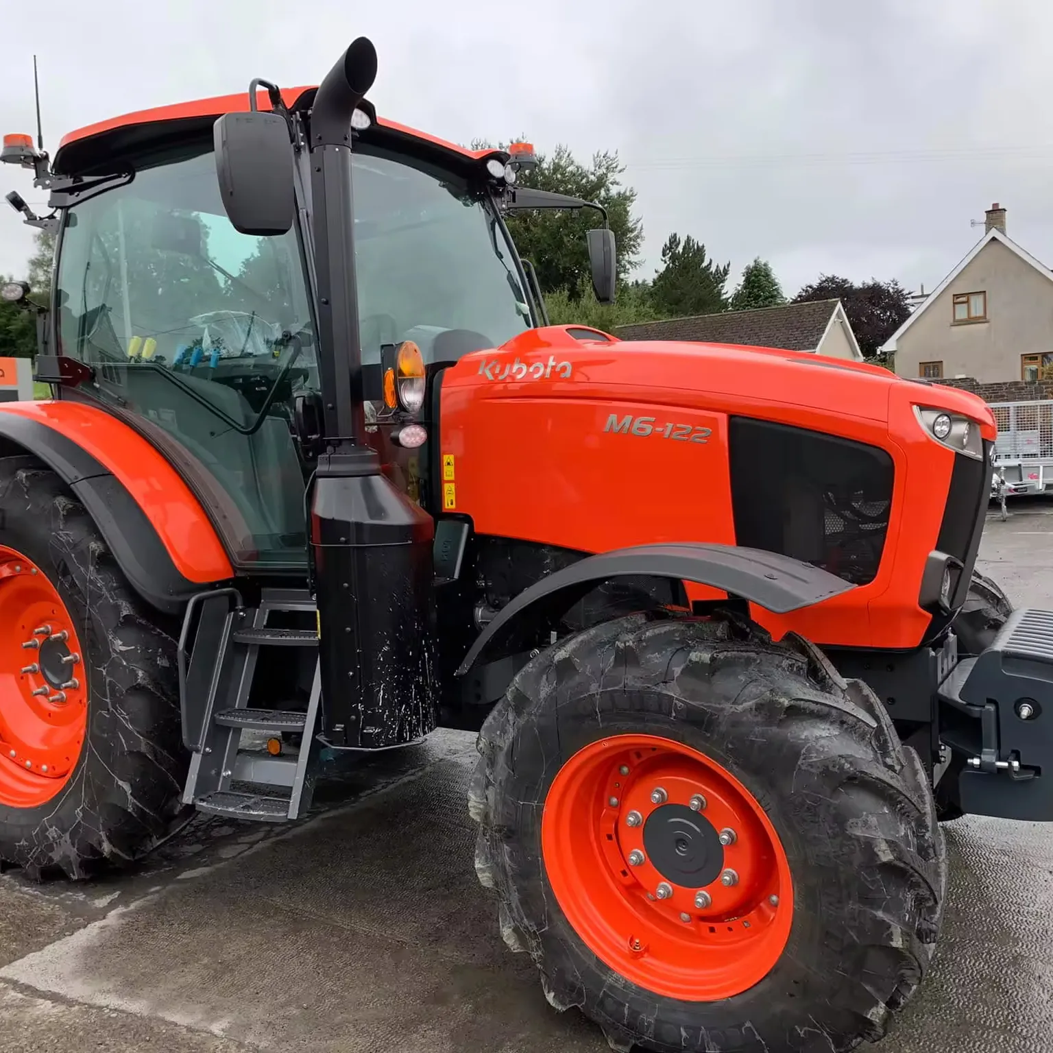 Kubota M6-122 трактор 4x4 полноприводный трактор доступен для продажи