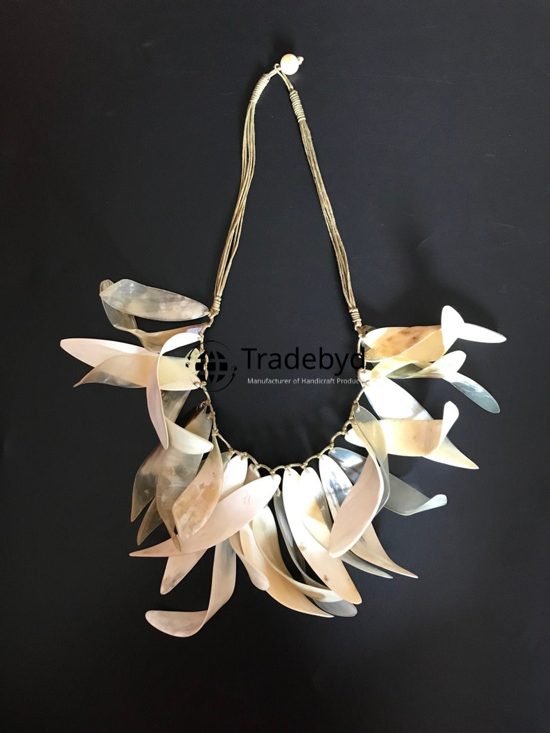Available in different colore