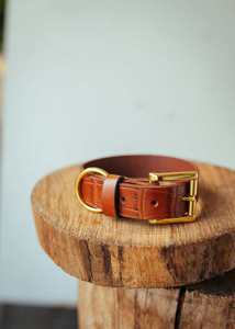 Collar de perro personalizado con estampado de cocodrilo en relieve de cuero tostado de 30mm con diseño sólido de diseño sólido - Product Image 5