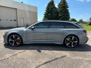 2023 Audi RS 6 Avant 4.0T Turbo AWDダークレザーインテリア左ステアリング自動ギアボックスR18タイヤサイズ - Product Image 3