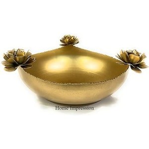 賞賛に値するインドの金属工芸品高品質の金メッキの花デザイナー手作りの豪華な家の装飾Urliスタンド付き