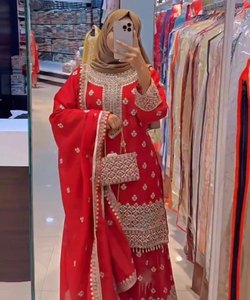 Diseñador hermoso Chinon seda bordado secuencia trabajo Top Sharara con Dupatta en el precio más bajo Ropa Étnica