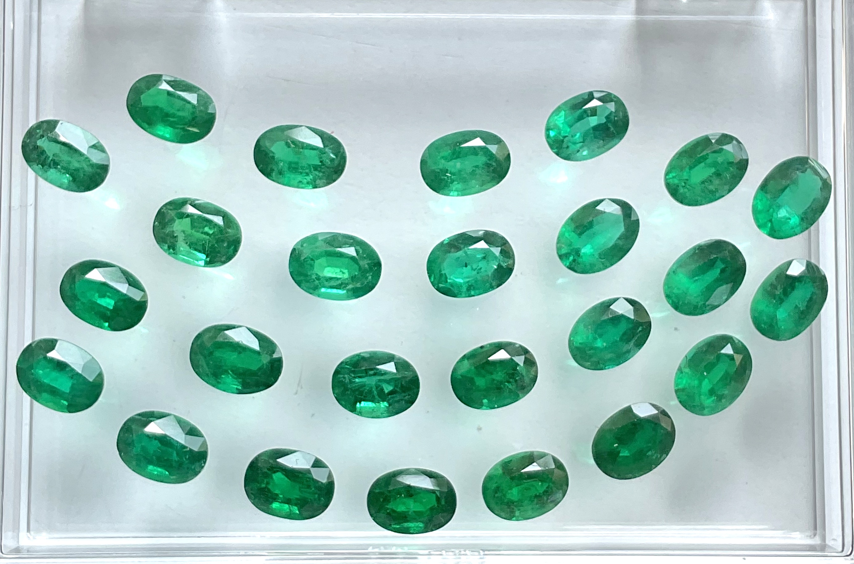 สีเขียว