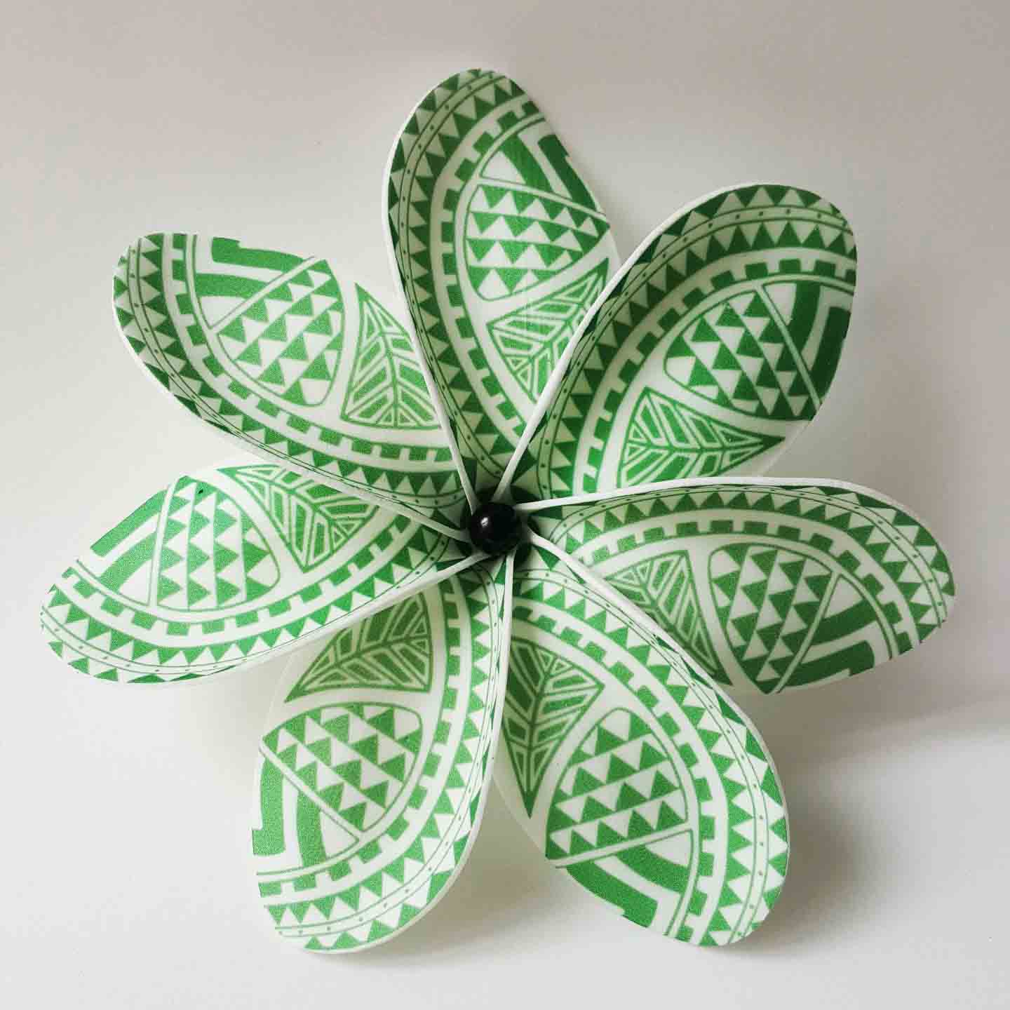 05 : Green