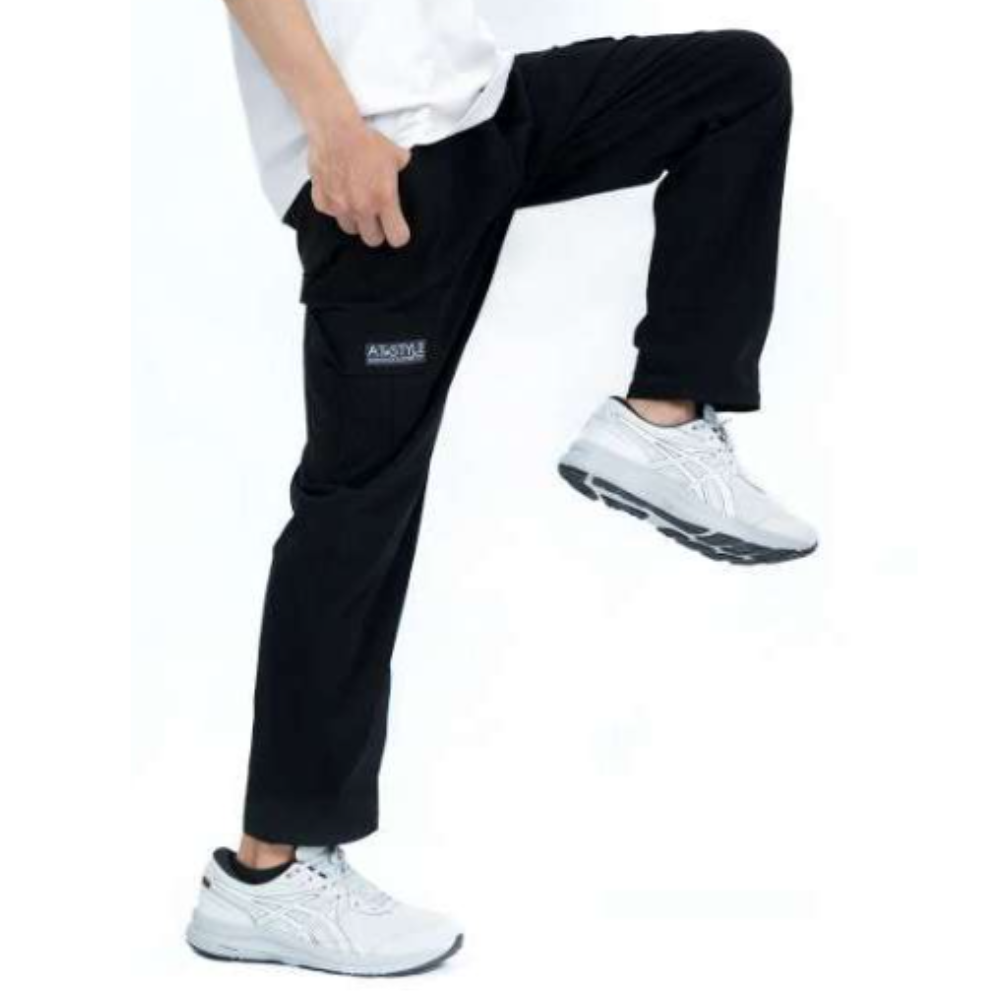 Pantalón negro de corte recto