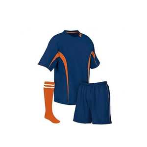 パフォーマンスサッカーキットカスタムサッカーシャツとショーツ衣装卸売コレクション今日冬の新着