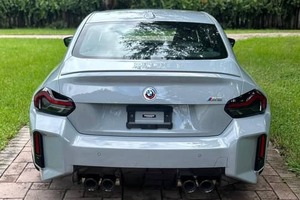 体验2023 BBMW M2紧凑型高性能库普，配有涡轮增压Inline-6和Trrack就绪处理