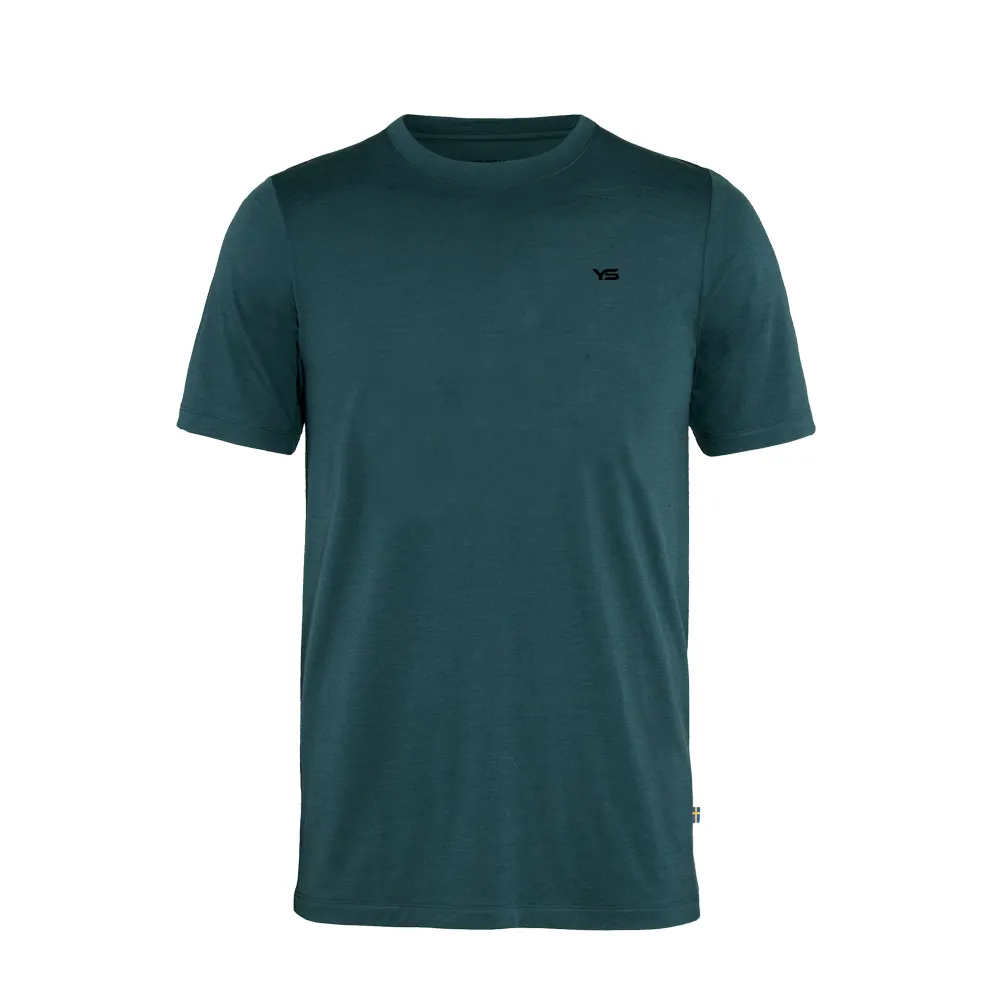 Erkek moda T-shirt şık özel marka logosu ile yüksek kaliteli pamuklu kumaş kısa kollu T shirt toptan fiyat