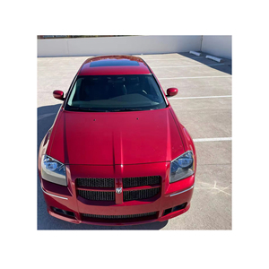 V8 <span class=keywords><strong>HEMI</strong></span>エンジン、象徴的なデザイン、高性能機能を備えたダッジチャレンジャーマッスルカー