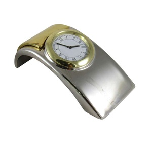 Silberfarbene Metall Tisch uhr Am besten für Innen-und Schreibtisch Dekorative Design Uhr <span class=keywords><strong>Multiple</strong></span> Finishing Design