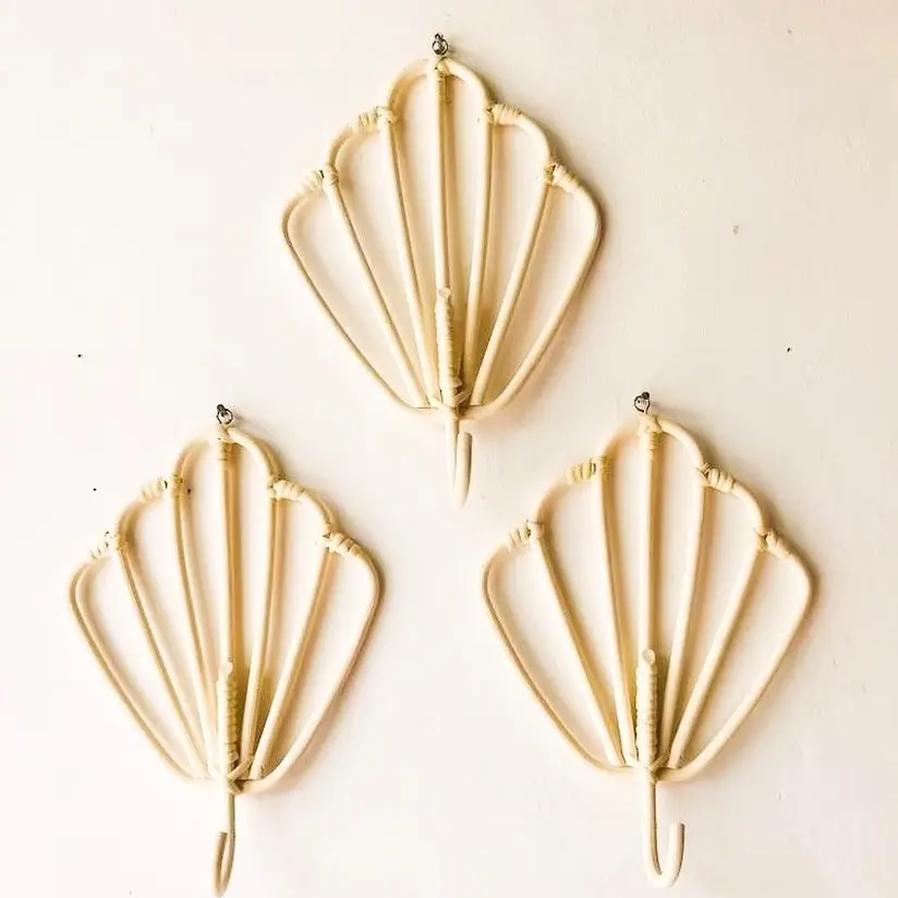 Clam seashell shaped purse handbag hanger hook wall decorative natural hanging hooks from Vietnam cheapest price