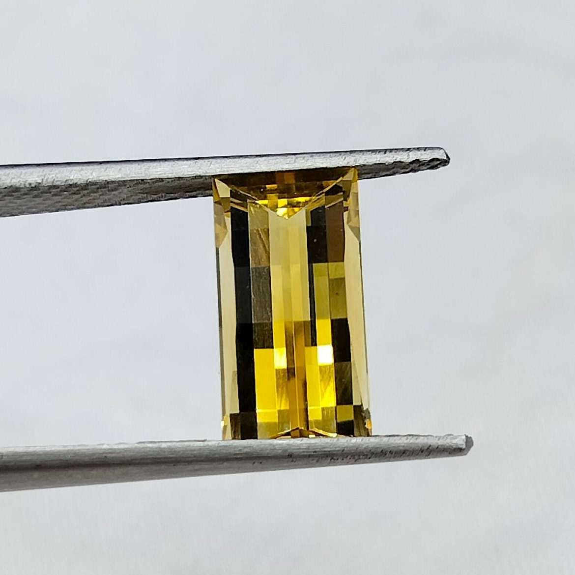 สีเหลือง