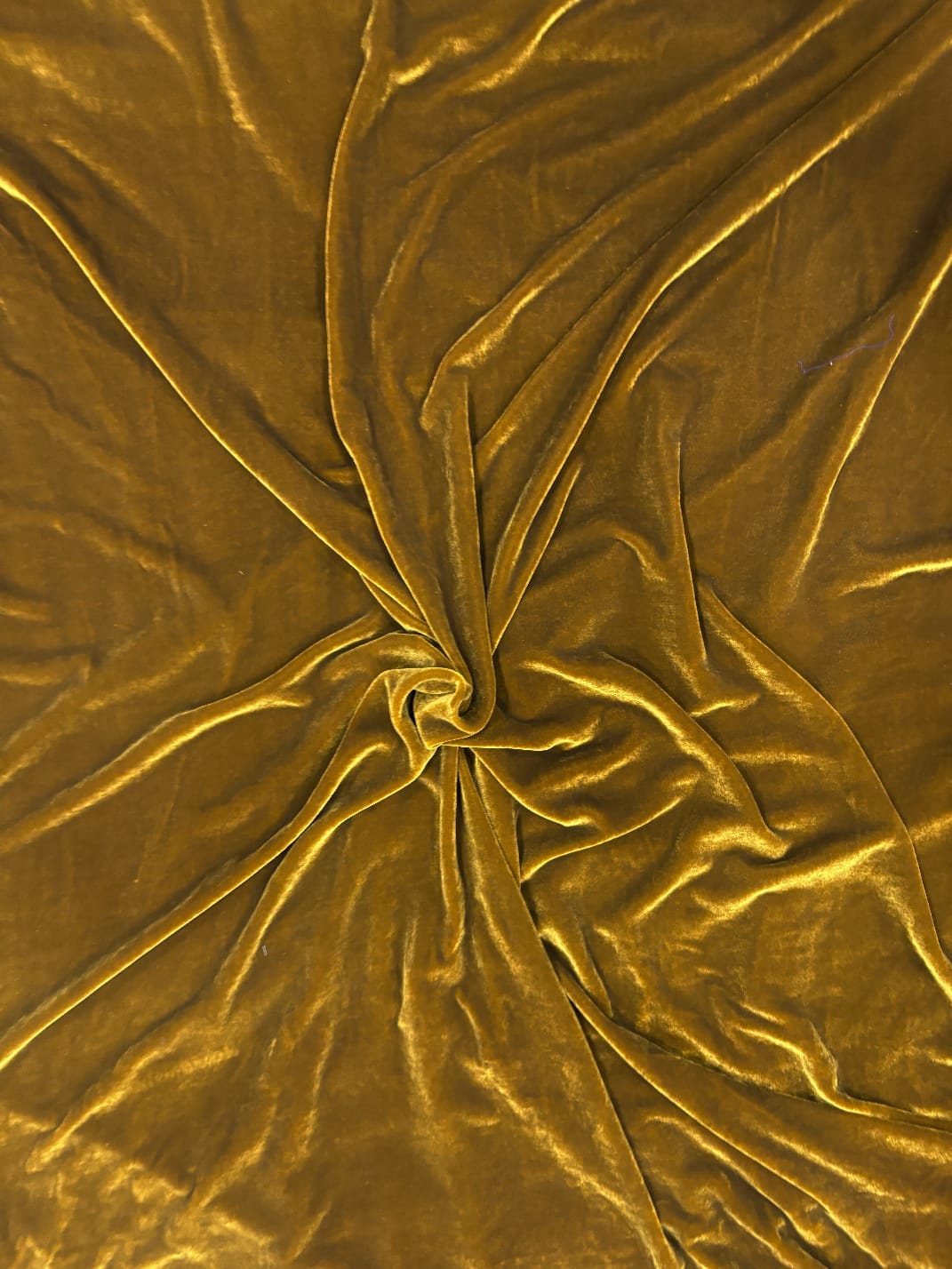 LIGHT GOLD