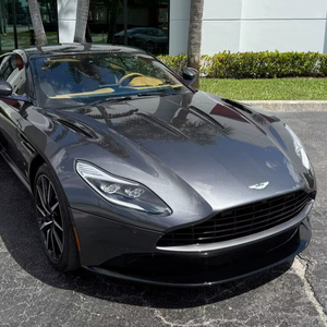 公平使用的2017阿斯顿马丁DB11 V12 Coupe RWD