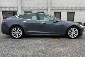 2024特斯拉Model S P85D高级性能左转向智能制造带后置摄像头提升您的驾驶体验
