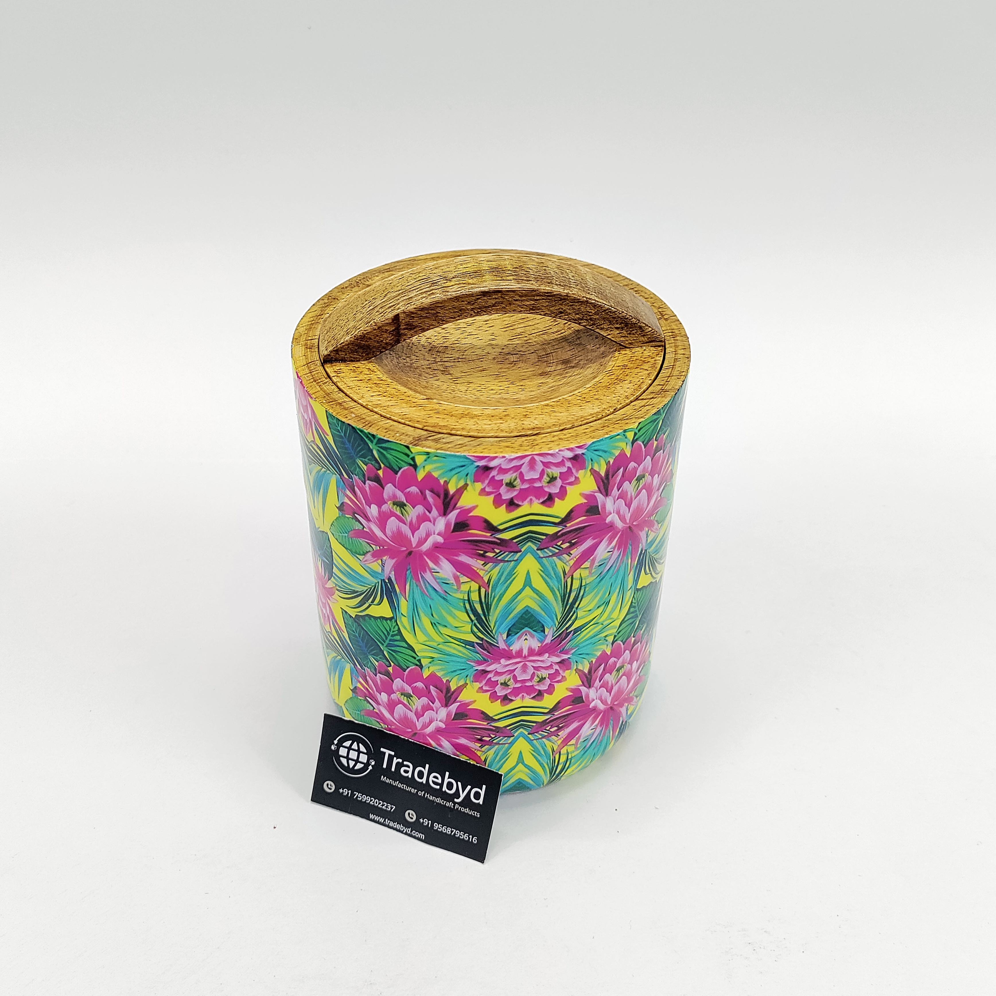 Available in different sizes