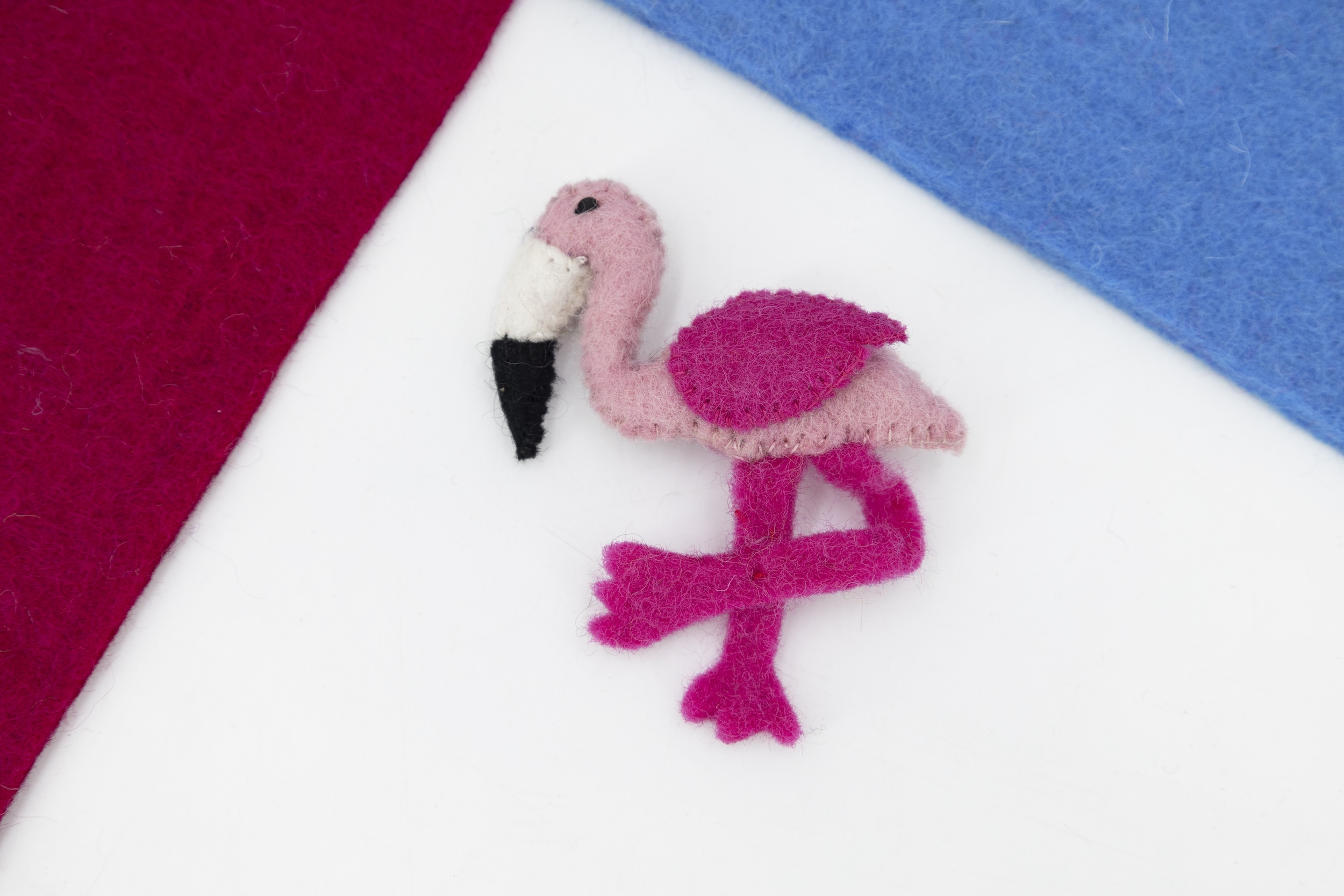 Flamingo cousu en feutre de laine