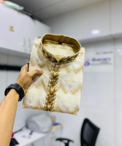 最新设计师服装现代风格高按需迷人柔软J卡真丝库尔塔裤带脖子设计工作印度供应商