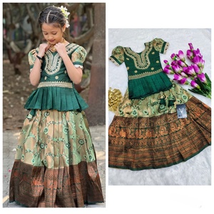 厂家直销价格Kanjivaram真丝面料<span class=keywords><strong>Lehenga</strong></span> <span class=keywords><strong>Choli</strong></span>儿童全缝制传统印度婚礼派对服装