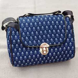 Custom Made Hand <strong>Bags</strong> with Different Ethnic Inidian Designed <strong>Bags</strong> for Women of All Age Groups <strong>in</strong> Small Flower Motif Design. - Product Image 6