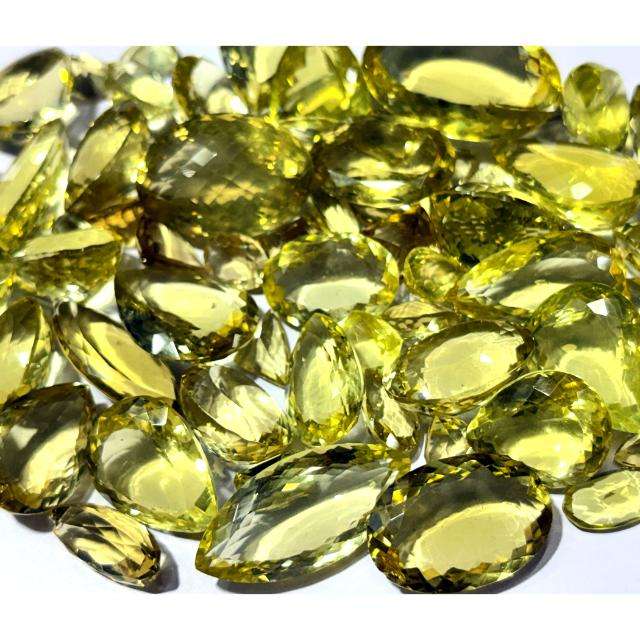 สีเหลือง