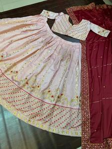 En çok beklenen tasarımcı düğün özel <span class=keywords><strong>Lehnga</strong></span> sunmak