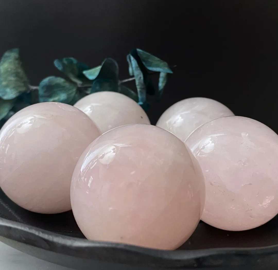 Bola de cristais quartzo rosa natural, esfera artística e colecionável para presente de negócios, cura