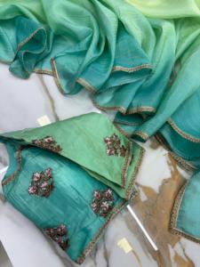 ステッチブラウスSari EMBROIDERYレースボーダーボリウッドスタイルウェディングサンギートパーティー見事な外観<span class=keywords><strong>2025</strong></span>インドのMehendiグリーンサリー