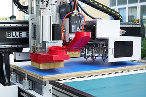Macchina per nidificazione della produzione di mobili Cnc 4 * 8ft ATC 1325 elefante blu con piattaforma di carico e scarico automatica