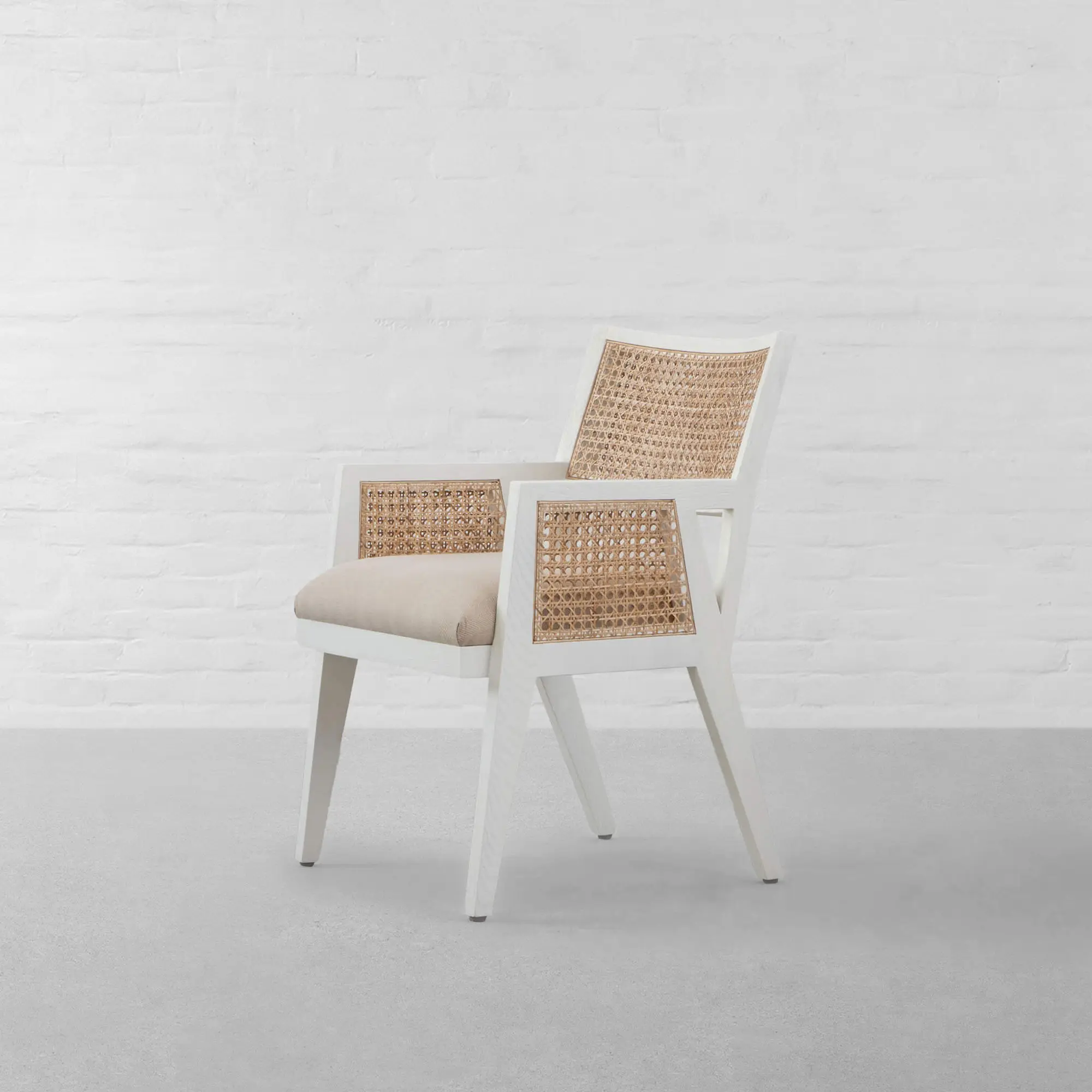 تشطيب تبييض ريفي كرسي طعام خشبي بتصميم عتيق جديد متين مع تصميم تعليب خشبي