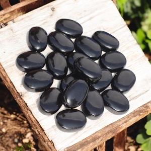A + + kalite siyah obsidyen Palm taş şifa meditasyon için cilalı kristal akik ve çakra tarzında oyulmuş Feng Shui - Product Image 4
