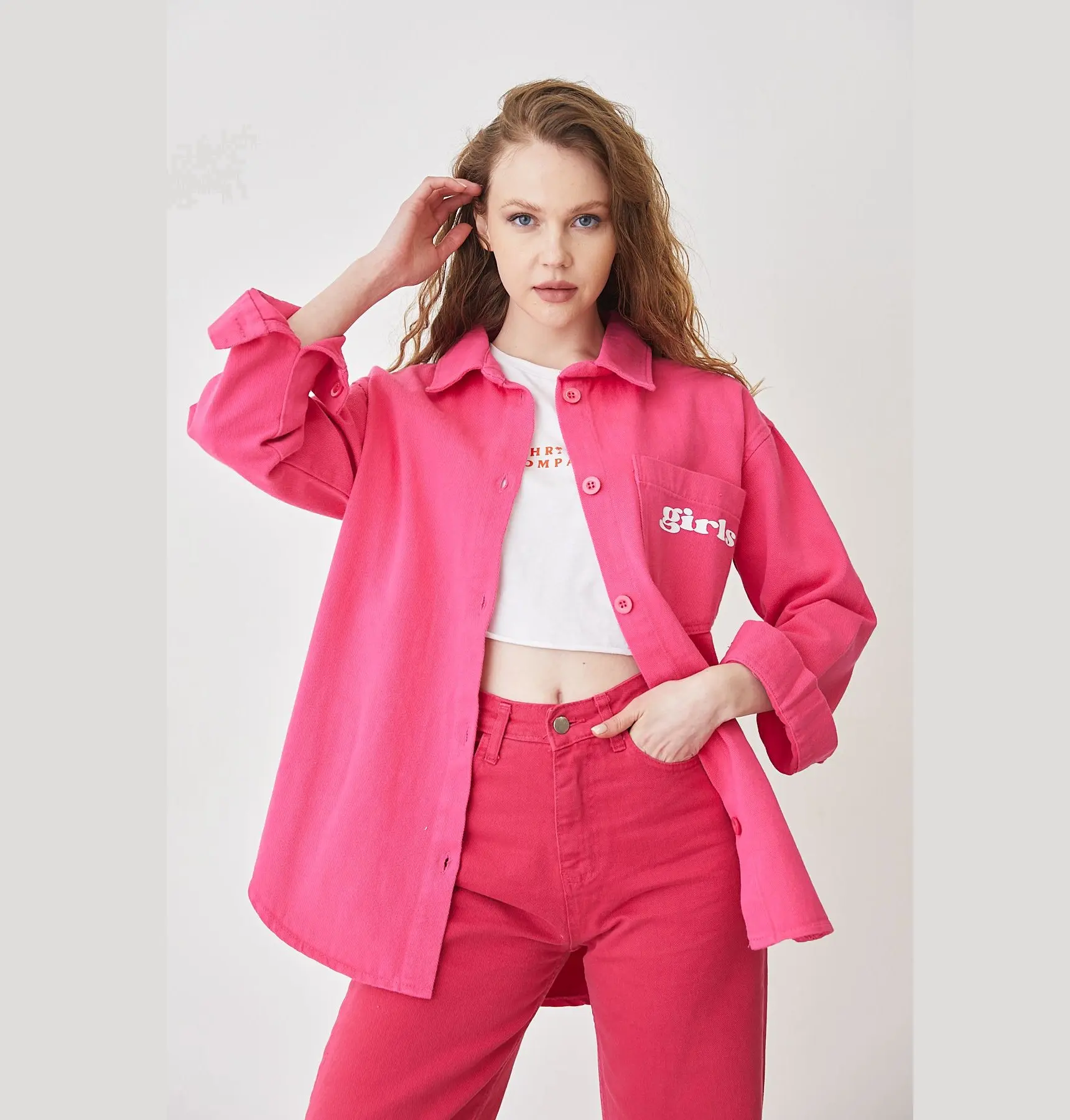 最新デザインピンク色女性ヨガトレーニングコーチングジャケット高品質ソフトシェルキルドストリートウェアフォーシーズンジャケット