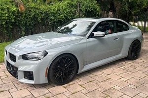 体验2023 BBMW M2紧凑型高性能库普，配有涡轮增压Inline-6和Trrack就绪处理