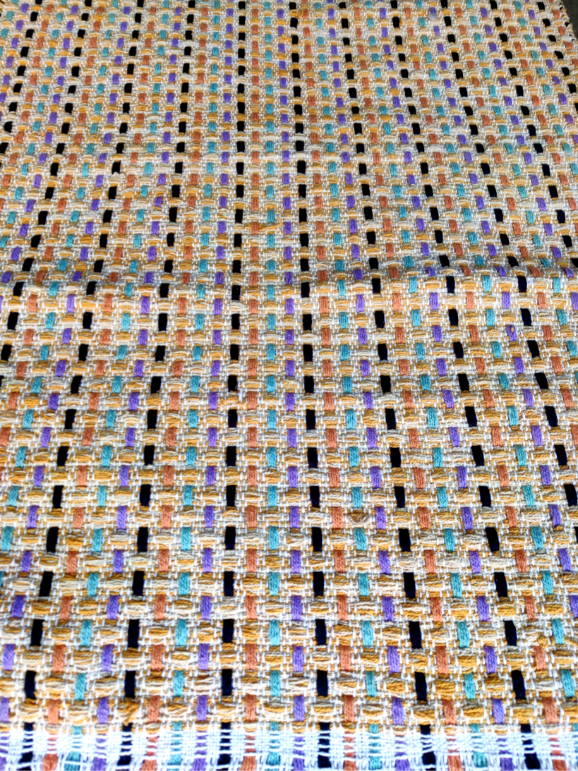 สีเหลือง