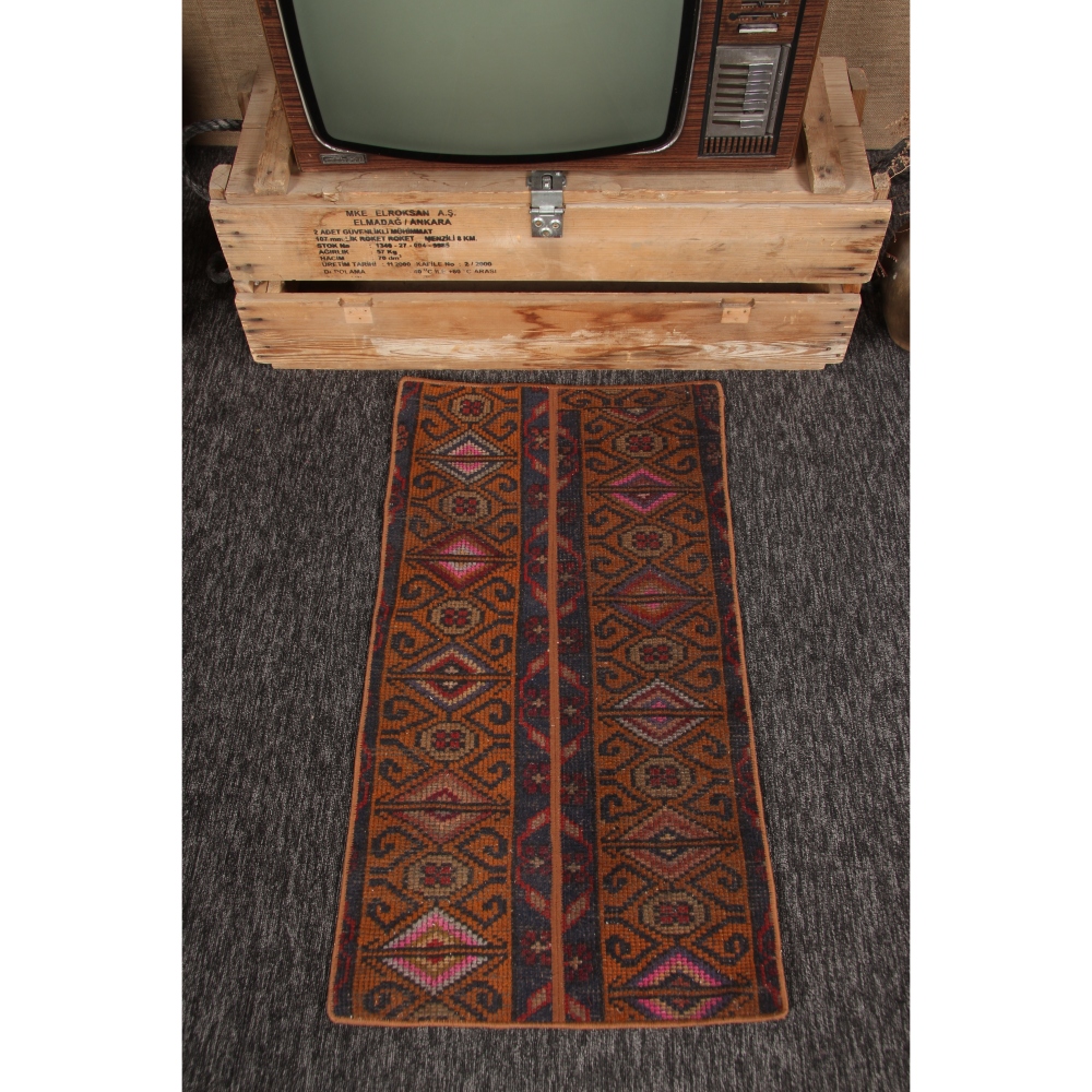 สีน้ำตาล