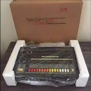 TR-808 Rhythm Composer Comp-utering Contr-ollers Analog Drum Machines