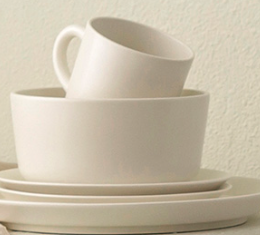 สีขาวครีม