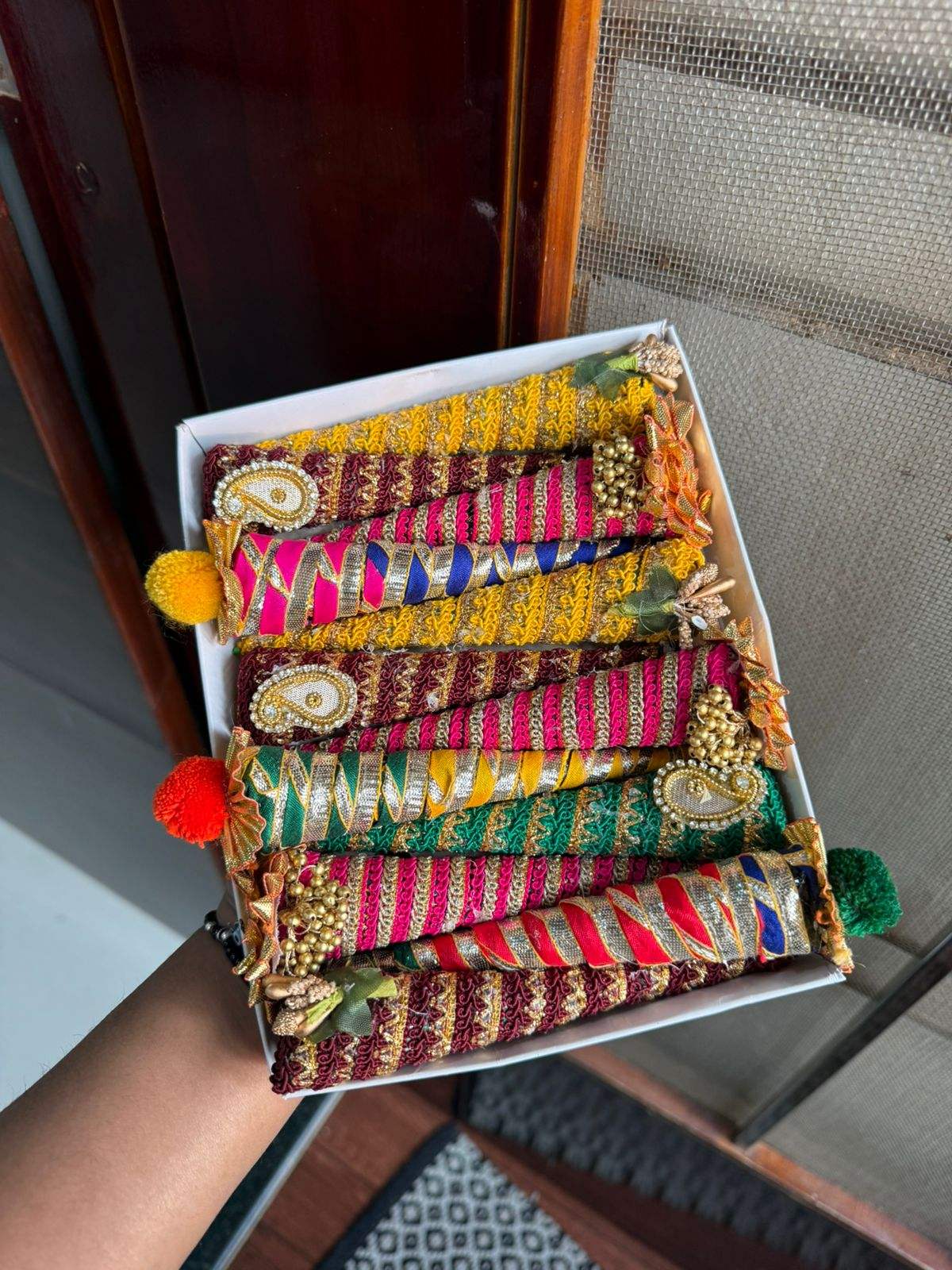 เช่นเดียวกับภาพ