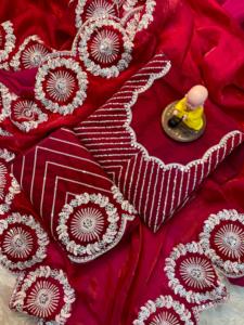 プレミアムアダルトサリー、派手なサテン生地 & ドリ糸スパンコール刺繍花柄 & デザイナーアルコカットワークボーダー