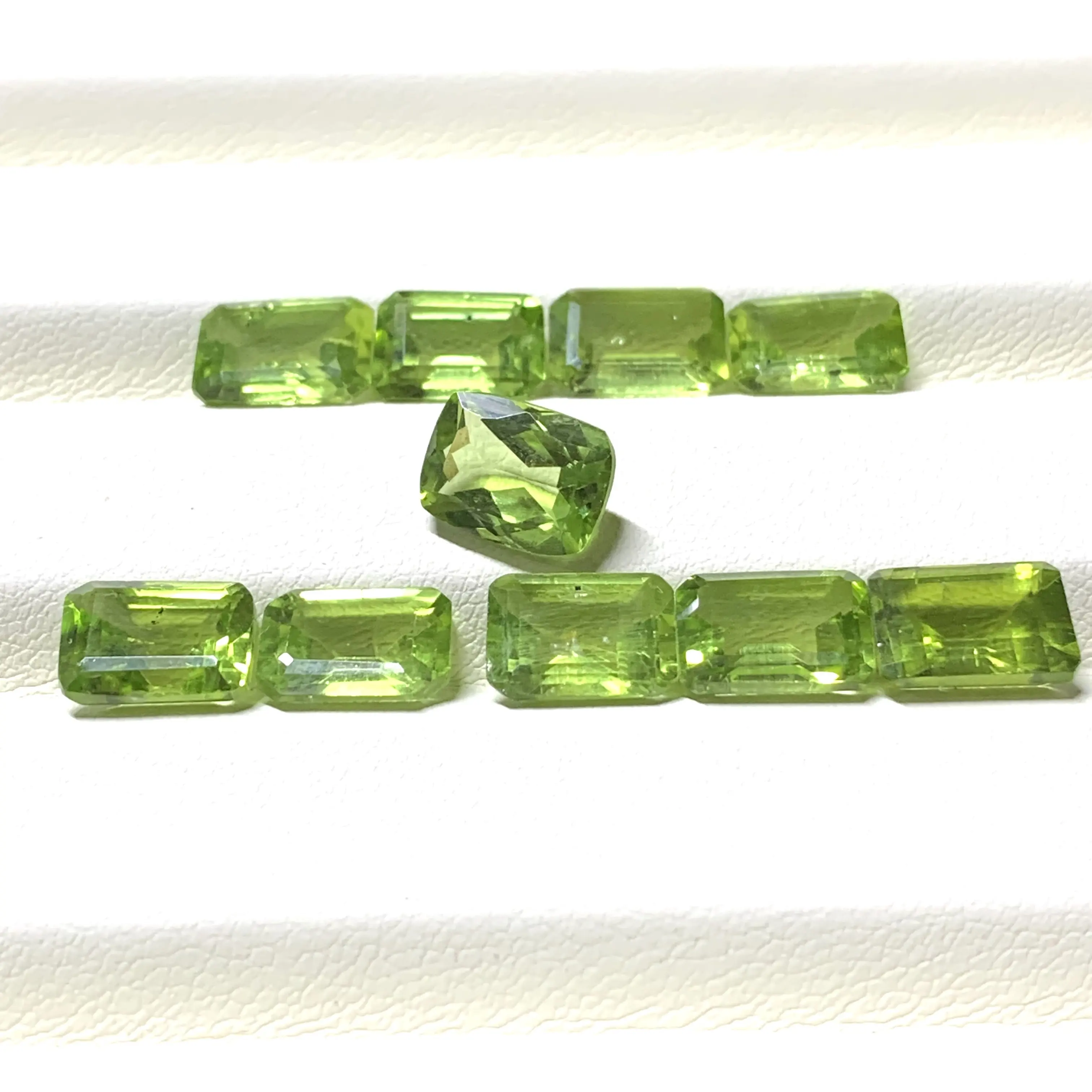 Peridoto verde forma ottagonale lucida alta 7x9mm dimensioni pietre sfaccettate di pietre preziose sciolte di alta qualità peridoto naturale