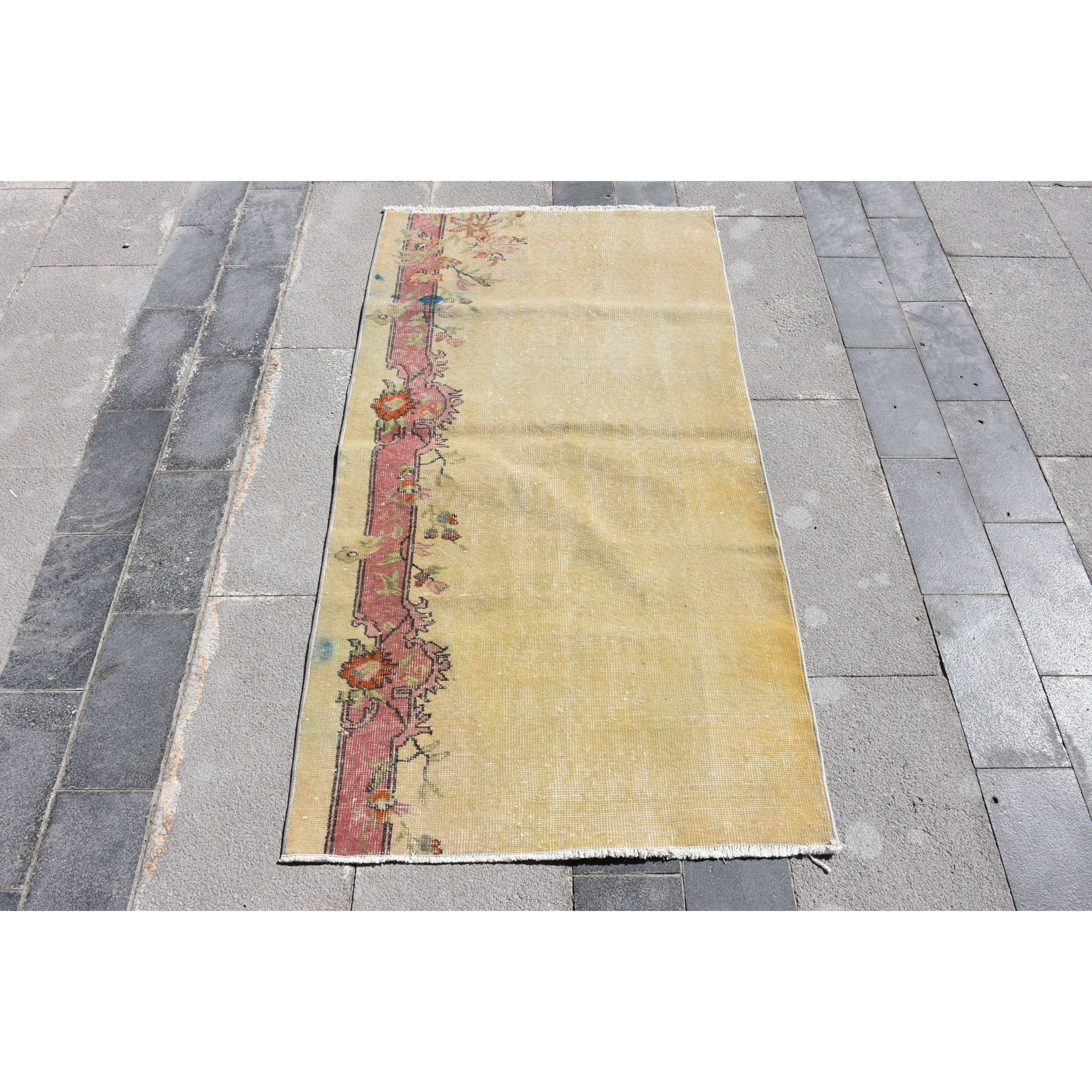 สีเหลือง