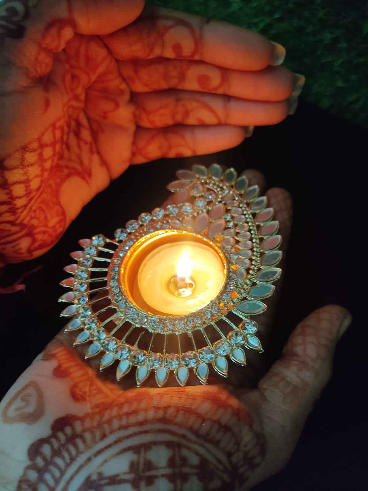 โกลเด้น